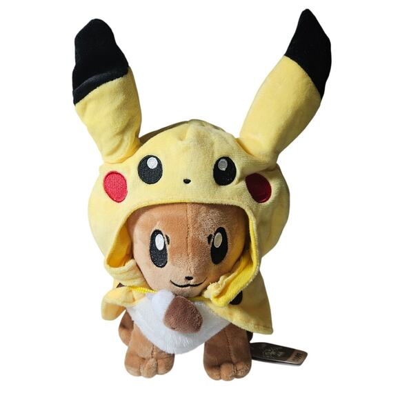 NWT Pokémon Eevee wearing a Pikachu Poncho - Picture 1 of 2